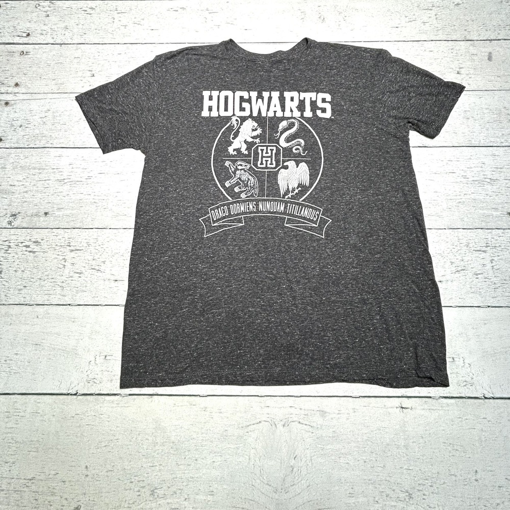 Harry Potter Hogwarts Crest Graphic Print Gray Cotton Crew Tee youth xl